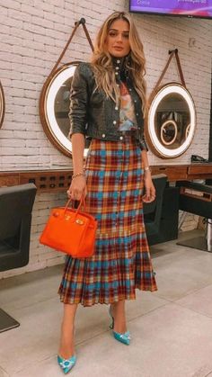 Tulle Skirt Work Outfit, Look Office, Plaid Outfits, Street Style Looks, New Classic, Looks Style, Work Fashion, Look Chic, Style Retro