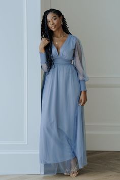 Looking for a perfect long sleeve maxi dress? This is it! Our Layla Tulle Maxi Dress is stunning in Olive + Rust. You'll wear it again and again! Long Sleeve Elegant Dress, Poofy Prom Dresses, Tulle Maxi Dress, Tulle Material, Baltic Born, Light Blue Dresses, Dress Dusty, Chiffon Material, Blue Bridesmaids