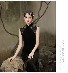 Experience the essence of traditional Chinese fashion with our Black Sleeveless Velvet Cheongsam Qipao Dress. Crafted from luxurious velvet, this dress features a delicate floral design on the shoulder and back, a sleek zipper closure, and a mandarin collar. The sophisticated slit on both sides adds an elegant touch, making it perfect for any occasion. Size Guide: Please refer to the size guide picture before placing the order. Please leave your Height, Weight, Bust, Waist and Hip measurements i Traditional Chinese Fashion, Qipao Pattern, Red Qipao, Qi Pao, Modern Cheongsam Dress, Mandarin Collar Dress, Modern Qipao, Modern Cheongsam, Qipao Cheongsam