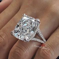 Handmade 20 CT cushion cut moissanite engagement ring,celebrity style,hidden halo,split shank,big huge large elongated cushion solitaire wedding ring → Occasions: Engagement & Wedding DESCRIPTION  -------------------- STYLE               :Solitaire/hidden halo / split shank ●𝐂𝐞𝐧𝐭𝐞𝐫 𝐒𝐭𝐨𝐧𝐞 𝐃𝐞𝐭𝐚𝐢𝐥𝐬 →Stone Type      :Moissanite - High Quality →Main Stone      :Cushion →Size (mm)        :16*13 →Carat Weight   :20  ●𝐌𝐚𝐢𝐧 𝐬𝐭𝐨𝐧𝐞 𝐨𝐩𝐭𝐢𝐨𝐧 𝐢𝐧 𝐂𝐓 17 CT = 15.16 x 12.32  x Cushion Wedding Ring, Cushion Cut Moissanite Engagement Ring, Moissanite Engagement Ring Cushion Cut, Moissanite Engagement Ring White Gold, Ring Hidden Halo, Plus Size Rings, Elongated Cushion, Cushion Cut Moissanite, Split Shank Ring