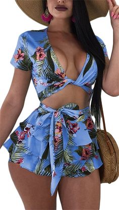 Plus Size Outfits With Sneakers, Vintage Beachwear, Elegant Swimwear, Timeless Looks, Swimsuits Outfits, Beach Outfits, Beachwear Fashion, Print Swimwear, Swimwear Dress