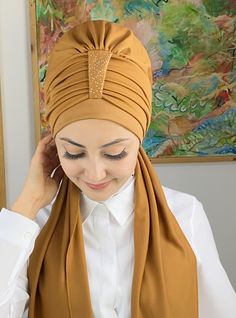 Hair Turban Tutorial, Turban Headband Tutorial, Gold Texture Background, African Head Dress, Turban Tutorial, Sewing Hats, Fashion Show Dresses, Modest Apparel