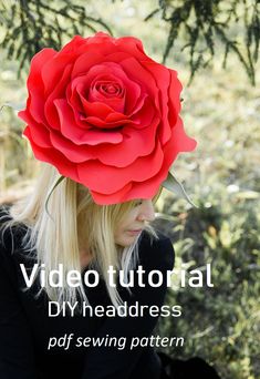 Cosplay Crafts, Blue Headpiece, Diy Hats, Scratched Wood, Giant Roses, How To Make Rose, Rose Hat, Bridal Fascinator, Black Fascinator