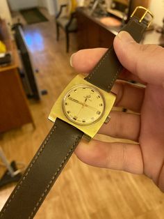 Excellent working and vintage cosmetic condition. Caliber-Model 5206-220. Comes with a 19mm genuine leather band. Case measures 32.6mm diagonally without crown and 10.3mm in thickness. 90 day money back guarantee, no questions asked, and 2-year warranty on our service. Movement can be displayed if desired. New old stock crystal. Based on serial number 7354832, it's 1968. More information: https://www.vintagecertinas.ch/en/certina-case-movement-and-serial-numbers/ Vintage Watch With Leather Strap For Everyday Use, Vintage Leather Strap Watch For Everyday Use, Vintage Leather Strap Watch Accessories For Everyday Use, Vintage Leather Strap Watch Accessories, Vintage Brown Watch With Rectangular Dial, Vintage Leather Watch Accessories For Business, Vintage Leather Strap Watch, Vintage Brown Watch Accessories With Rectangular Dial, Vintage Brown Watch Bands For Business