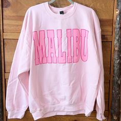 Pink 'Malibu' Oversized Sweatshirt Size L/Xl. Nwt Super Comfortable, Relaxed Fit! Pink Malibu, Merch Ideas, Purple Sweatshirt, Green Sweatshirt, Embroidered Sweatshirts, Pullover Jacket, Quarter Zip Pullover, Pink Sweatshirt, Style Profile