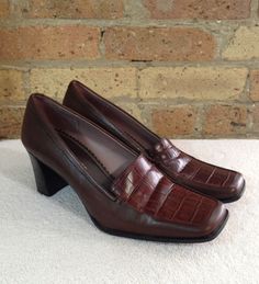 Liz Claiborne Brown Leather Loafers sz 7.5 M Croc Print Casual Shoes Weston #LizClaiborne #LoafersMoccasins Brown Leather Loafers, Light Brown Leather, Croc Print, Shoe Fits, Penny Loafers, Leather Loafers, Liz Claiborne, Pump Shoes, Light Brown