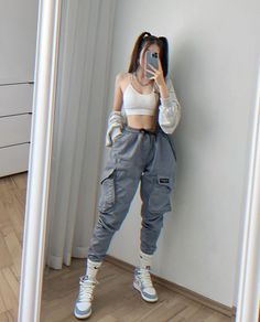 Dope Fashion Outfits, Outfits Juvenil, Modele Fitness, Beautiful Photoshoot, Evening Dresses Short, Tomboy Outfits, Tomboy Style Outfits, Fashion Hacks Clothes, Streetwear Tshirt