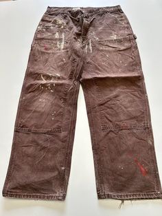 Mens Carhartt Double Knee Trouser Heavy duty material 1990s vintage  Regular Fit  Zip Fly  Brown Waist 35 inch Leg Length 29 inch **Sizes are exact measurement of the jean and may differ from the tag size** Please note due to the nature of these being workwear jeans there will be cool signs of fraying / paint and fading marks. All adding to the character of the piece** Item in great workwear condition overall Vintage Straight Leg Work Pants For Streetwear, Vintage Cargo Pants For Streetwear, Cool Signs, Pantalon Carhartt, Mens Carhartt, Carhartt Double Knee, Workwear Jeans, Trouser Pants, Mens Jeans