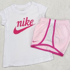 Nwt Bin Sk.N White Casual Sets For Spring, Casual White Spring Sets, White Casual Sports Sets, White Sports Sets For Summer, Nike White Playtime Sets, Nike White Short Sleeve Sets, Playful White Nike Tops, Sporty White Sets For Spring, White Sporty Sets For Spring