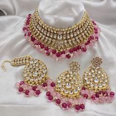 Gold Rodium Polish Pink and Majenta color Necklace in Metal Alloy studded with CZ Diamond, Pearl Luxury Pink Temple Jewelry Style Kundan Necklace, Luxury Pink Kundan Necklace In Elegant Style, Luxury Pink Kundan Necklace For Parties, Luxury Pink Kundan Necklace For Wedding, Luxury Pink Kundan Necklaces, Maroon Necklace, Engagement Reception, Color Necklace, Metal Necklace