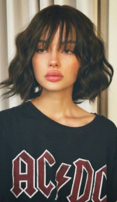 Hair Inspiration Short, Haircuts Straight Hair, Cute Hairstyles For Short Hair, Hairstyles For Short Hair, Short Hair With Bangs, Hairstyles For School, Aesthetic Hair, Hairstyles With Bangs, Wavy Hair