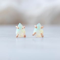 sweet, simple, luxe. Natural Australian opal teardrops are set in handcrafted prongs, in these sweet, simple stud earrings. These polished, teardrop-shaped opals feature stunning fire + flash! Earring Specifications: each opal weighs approximately .33ct + measures 6 x 4mm handcrafted 14k gold prong settings Simple Stud Earrings, Australian Opal, Prong Setting, Opal, Flash, Yellow Gold, Stud Earrings, Rose Gold, Gold