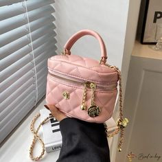 Bird in Bag - Prismatic chain box bag new fashion mini handbag bag chain cross bag Hold Mobile, Sweater Bags, Floral Prom Dresses, Trunk Bag, Women Boxing, Stylish Handbags, Cross Bag, Leather Bucket Bag, Leather Bucket