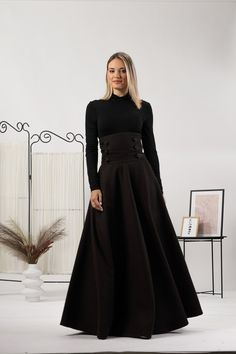 Retro High-waist Winter Skirt, High Waist Retro Winter Skirt, Retro High Waist Winter Skirt, Vintage Fitted Pleated Maxi Skirt, Fitted Vintage Pleated Maxi Skirt, Vintage Fitted Full Maxi Skirt, Fitted Vintage Full Maxi Skirt, High-waist Vintage Pleated Skirt, Buttoned Full Maxi Skirt