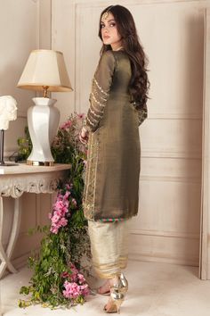 Leah | Pakistani Designer Outfit | Sarosh Salman Gold Dupatta, New Suit Design, Black Culottes, Zardozi Work, Designer Outfit, Suits Design, Kurti Designs Party Wear, Pakistani Designers, Cream And Gold