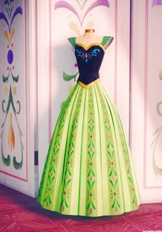 a dress made to look like the princess and the frog from disney's live - action movie