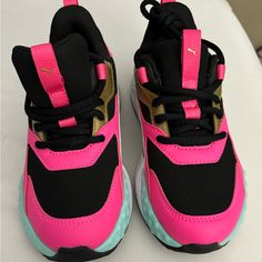 Puma Sneakers Puma Kids, Shoes Puma, Puma Sneakers, Pink Sneakers, Kids Black, Puma Shoes, Pumas Shoes, Black And Pink, Pink Black