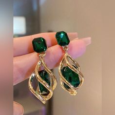 Green Crystal Metal Earrings, Tiktok Business, Goth Preppy, Boho Prom, Winter Blazer, Blazer Blouse, Summer 90s, Aesthetic Color, Baddie Aesthetic