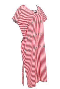 Live your best beach-bum life in this Tuckernuck dream! This 100% cotton tunic maxi dress stuns with its red & cream stripes, taking you from beach to boat in style , and its green embroidery makes it a fashion-forward, perfect for any seaside soiree. Get ready for some serious boho vibes! Size XL 100% Cotton Unlined Pullover Side slits Bust 51" Waist 54" Shoulder to hem 47.5" Sleeve length 11" Casual Red V-neck Kaftan, Striped Relaxed Fit Dress For Vacation, Striped Kaftan For Summer Beach Cover-up, Casual Striped V-neck Kaftan, Striped Maxi Dress For Beach Cover-up, Striped Summer Maxi Dress For Daywear, Cotton Beachwear Maxi Dress For Daywear, Cotton Maxi Dress For Beach Daywear, Cotton Maxi Dress For Daywear And Beachwear