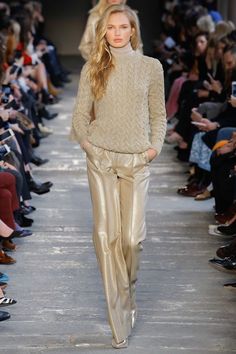 Gold Pants, Elegante Y Chic, Romee Strijd, Looks Street Style, 가을 패션, Fall 2017, Looks Style, Fashion 2017, Max Mara