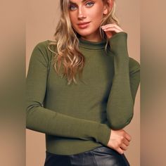 Nwt Lulu’s Olive Green Ribbed Long Sleeve Mock Neck Bodysuit Size Medium. The Material Is Very Thick But Very Stretchy. Olive Green Bodysuit, Olive Green Pants, Mock Neck Bodysuit, Cute Blouses, Tunic Tank Tops, Ribbed Bodysuit, Green Long Sleeve, Cute Tops, Cute Shirts