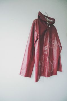 Call it Cranberry, call it Merlot, call it Burgundy, call it Crimson ... we're just calling it perfect. The perfect waterproof slicker for the most hellish of rainy days when you still wanna look hella good. Tag reads "100% waterproof. Size M" Shown here style with the Metallic Ruffle Knit Tunic, because why not be a little extra? *Not in perfect condition. See photos for fraying. We think it adds to the wabi sabi charm. Us hardy-all-weather-gals don't mind a little wear and tear. SIZE For Refer Vintage Red Winter Outerwear, Red Vintage Crew Neck Outerwear, Vintage Red Leather Outerwear, Red Moisture-wicking Hooded Outerwear, Swim Jewelry, Vintage Single-breasted Red Outerwear, Neutral Tops, One Small Step, Knit Tunic