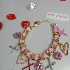 This Us An Original Betsey Johnson Hearts Bracelet. Oxox New With Tag. Collectors Betsy Johnson Aesthetic, Valentine Bracelets, Johnson Aesthetic, Betsey Johnson Bracelet, Hearts Bracelet, Girl Skull, Valentines Bracelets, Vintage Betsey Johnson, Faux Pearl Bracelet