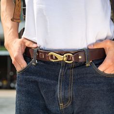 Brass Snap Hook Belt Buckle Buck Large Clasp Clip Belt Fastener Material:solid brass Snap Hook Size: 83.6*28.5mm Loop Inner Size:18.5mm Weight 60g Clip Belt, Belt Hook, Daisy Studs, Oxidized Brass, Brass Buckle, Leather Belts, Brass Chain, Brass Hardware, Belt Buckle