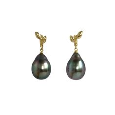 Handcrafted in rich 18 karat yellow gold, these Baroque Tahitian pearls are set in recycled gold leaf settings. As worn by Katherine Heigl on SUITS, season 9, episode 9. Made to order, please allow 4 weeks for delivery. Airmail is free worldwide. Please email with any questions! johannatorelldesign@gmail.com Thank you, Johanna Katherine Heigl, Tahitian Pearls, Recycled Gold, Girls Best Friend, Gold Leaf, Hand Carved, Pearl Earrings, Yellow Gold, Drop Earrings