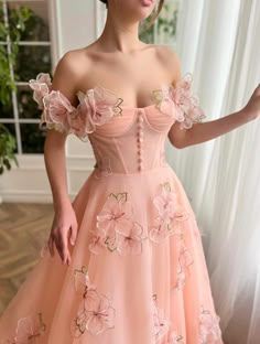 Teuta Matoshi, Ball Gown Prom Dress, Prom Ball Gown, Floral Pocket, Prom Dress Inspiration, فستان سهرة, Fairytale Dress, Gown Prom, Ball Gowns Prom