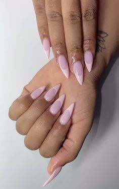 Pink French Manicure Nails, Pointy Almond Nails, Nail Design For Spring, Trendy Almond Nails, Almond Stiletto, Pink Stiletto Nails, Pink French Manicure, Maquillage On Fleek, Kutek Disney