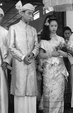 Burmese Culture, Vintage Myanmar, Shan State, Grace Kelly Style, Bridal Wardrobe, Myanmar Art, Ancient Dress, Old Portraits, Burma Myanmar