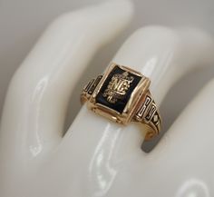 Vintage Class Rings, Antique Black Engraved Jewelry, Black 14k Gold Engraved Jewelry, Engraved 14k Black Gold Jewelry, Engraved Black 14k Gold Jewelry, Antique Black Jewelry Gift, Antique Signet Ring With Black Enamel For Gift, Black 14k Gold Engraved Signet Ring, Antique Black Enamel Signet Ring As Gift