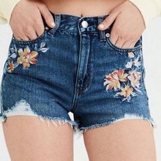 Darkwash Denim Flower Embroidery Detail Style: Mom Shorts Size 8 New With Tags Embroidered Denim Shorts, Denim Flowers, Shorts American Eagle, Mom Shorts, Embroidered Denim, Flower Embroidery, Embroidery Details, Blue Orange, American Eagle Outfitters