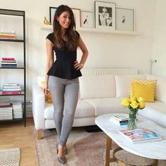 Peplum Outfits, Mimi Ikonn, Look Office, Jeans Look, Look Of The Day, Instagram Look, Grey Pants, Formal Outfit