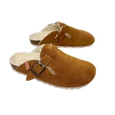 CozyFeet Slippers: Happy Light Brown Footwear for Ultimate Comfort – BodiModi Brown Footwear, Happy Light, Happy Lights, Walking Barefoot, House Shoes, Bring Happiness, House Slippers, Alicante, Natural Leather