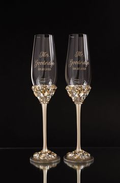 Wedding set include: 2 flutes, cake server and cutter, plate, 2 dessert forks. Every detail in the design of this model of glasses radiates luxury, which will be appreciated by true aesthetes and connoisseurs of radiant beauty. The bowl of crystal glasses is decorated with a rich display of crystals in the form of a flower with four petals. Each crystal is laid out by hand, following the symmetry in the overall composition Dimensions: Material: Volume 210 ml Crystal glasses Height 26.5 cm Non-to Flower Composition, Radiant Beauty, Colorful Paintings Acrylic, Gift Wedding Anniversary, Dessert Fork, Crystal Glasses, Elegant Flowers, Cake Server, Wedding Set