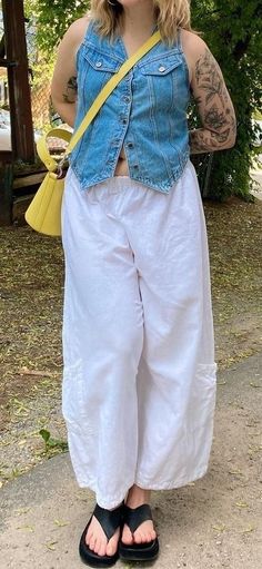 Hawaii Outfits Ideas Midsize, Plus Size Summer Aesthetic, Mid Size Granola Fashion, Midsize Outfits Summer 2024, Plus Size Linen Pants Outfit, Beach Aesthetic Midsize, Hozier Concert Outfit, Summer 2024 Midsize, Outfits Hawaii