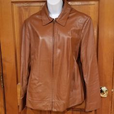 Anne Klein 2 Soft Brown 100% Leather Jacket Coat Size Lg Large Zipper Stylish  #AnneKlein #LeatherJacket #AllOccasions Soft Brown, Jacket Coat, Anne Klein, Front Zipper, Red Leather Jacket, Soft Leather, Coats Jackets, Envelope, Leather Jacket