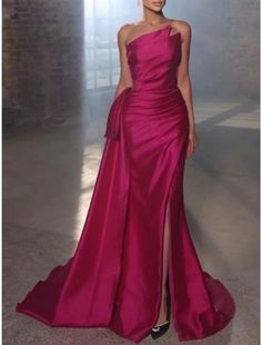 A-Line Evening Gown Elegant Dress Formal Court Train Sleeveless Strapless Satin with Pleats Ruched Sequin Red Green Dress, Train Christmas, Gown Elegant, Evening Dresses Online, Dresses Formal Elegant, Cheap Evening Dresses, Evening Gowns Elegant, Dress Formal, Handmade Dresses