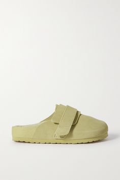 Birkenstock 1774 has teamed up with Copenhagen-based loungewear brand Tekla for a limited-edition capsule that's as comfortable as it is stylish. Made from suede, the former's iconic 'Nagoya' clogs have been updated with elevated details and in fresh palettes to look as though they've been "dipped in colour" - even the shearling is the same tone. Emily Core, Birkenstock 1774, Loungewear Brand, Vision 2024, Clogs And Mules, Suede Clogs, Clogs Style, April 2024, Nagoya