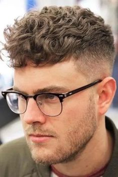 Fresh, Modern Solution With Long, Slightly Wavy Hair And High Fade. Slightly Wavy Hair, Curly Fade, Hairstyles For Guys, Mid Skin Fade, Stylish Beards, Messy Curly Hair, Men's Curly Hairstyles, Male Haircuts Curly, Low Skin Fade