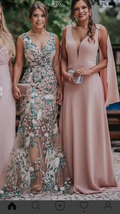 Luxury Summer Outfits, Quinceanera Guest Dresses, Brides Mom Dress, Bohemian Maxi Dresses, Types Of Gowns, Mother Of The Bride Dresses Long, Gowns For Women, Mother Of Groom Dresses, Bohemian Maxi