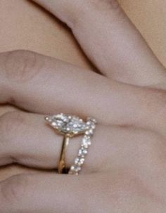 old money engagement ring, vintage engagement rings Wedding Reception Jewellery, Old Fashion Wedding Rings Vintage, Engagement Ring Aesthetic Vintage, Vintage Aesthetic Engagement Rings, Old Money Aesthetic Engagement Ring, Wedding Rings Old Money, 60s Engagement Ring, Coquette Wedding Ring, Engagement Rings Old Money