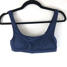 Lands End Swim Bikini Top Removable Pads Scalloped Edge Navy Blue Size 2 Condition: New Without Tags Band Width: 12.5" Length: 10.5" Comes From A Smoke Free Home. Feel Free To Ask Any Questions You May Have. Thanks For Looking! Blue Seamless Nylon Sports Bra, Stretch Bra With Built-in Support For Poolside, Stretch Bra For Swimming, Fitted Swimwear With Adjustable Straps, Fitted Cropped Swimwear With Adjustable Straps, Blue Bra-friendly Crop Top For Workout, Blue Bra-friendly Workout Crop Top, Blue Bra Friendly Workout Crop Top, Blue Nylon Swimwear With Built-in Bra