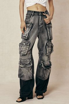 Fitted Washed Utility Jeans, Gray Distressed Denim Jeans, Fitted Acid Wash Jeans With Pockets, Gray High Waist Denim Cargo Jeans, Grunge Distressed Denim Cargo Jeans, Baggy Gray Denim Cargo Jeans, Acid Wash Urban Jeans, Distressed Denim Cargo Jeans In Grunge Style, Gray Baggy Denim Cargo Jeans