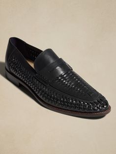 Luxury with a twist, this seasonal take on the classic penny loafer showcases an intricate weaving technique that adds a handsome touch of texture.  Designed with lightweight, durable OrthoLite® performance insoles for breathable cushioning that wic Leather Slippers For Men, Penny Loafer, Leather Slippers, Penny Loafers, Weaving Techniques, Penny, Banana Republic, Black Leather, Slippers