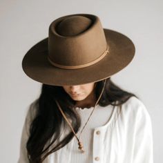 New With Tags Wren's Telescope Crown Lends A Hint Of Western Style To A Classic Flat-Brim Shape. A Hat Versatile Enough To Pair With Worn Jeans To A Linen Dress. Wren Features An Adjustable Leather Chinstrap That Gives It A Little Extra Somethin' + Can Easily Tuck Into The Crown For An Additional Look. Since Photo Was Taken The Box Has Been Slightly Damaged But The Hat Will Be Shipped In It. Short Brim Hat, Wide Brim Felt Hat, Women Fedora, Gigi Pip, Worn Jeans, Flat Brim Hat, Crown Hat, Halo Style, Wearing A Hat