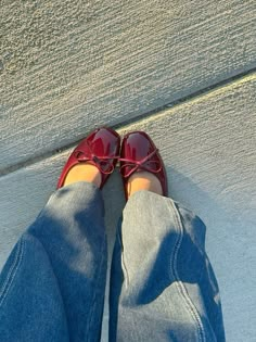 2024 style red balleria flats. Red aesthetic. *As an amazon affilicate, i earn from qualifying purchases* Eid Design, Red Ballerinas, Martens Outfit, Ballet Flats Outfit, Red Ballet Flats, Looks Pinterest, Dr Shoes, Flats Outfit, Shoe Wishlist