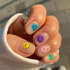 Flame Nail Art, Drag Make-up, Colorful Nail, Edgy Nails, Simple Nail Art Designs, Smiley Faces